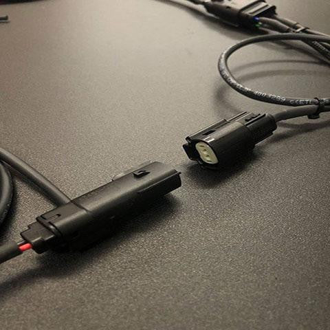 close up pic of disconnect used for the crosslink harness, 2-ch